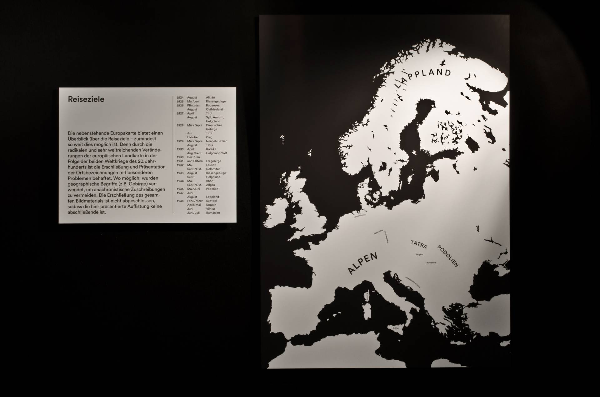 Ausstellungsgrafik »Aus Neugier auf das Fremde« für die Leopoldina – Nationale Akademie der Wissenschaften, Halle