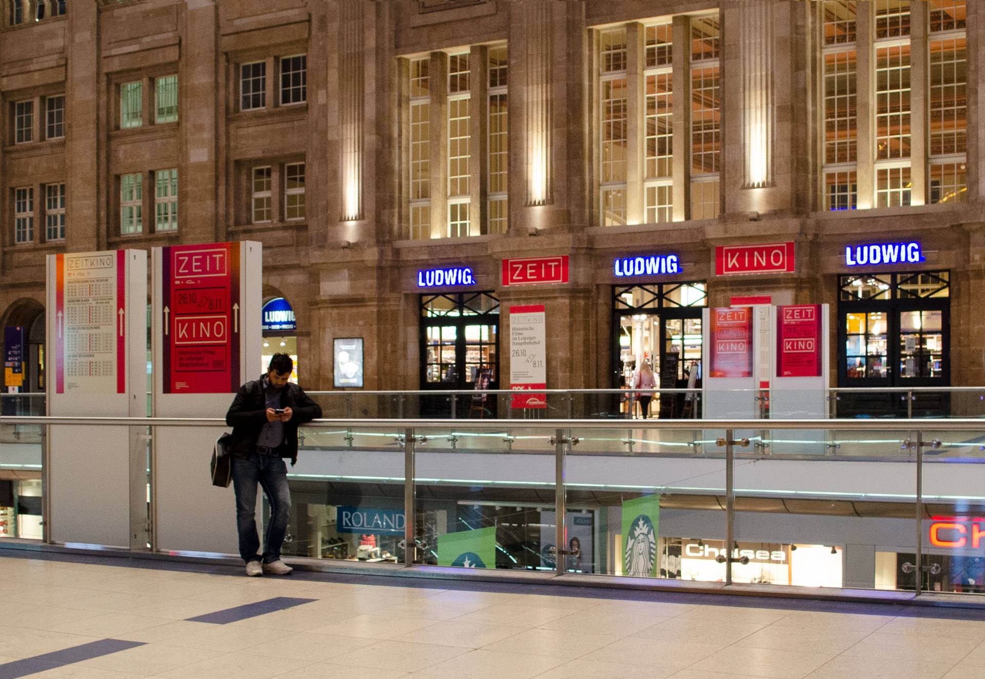 Visuelle Identität »Zeitkino – Historische Filme im Leipziger Hauptbahnhof« für die Leipziger Dok-Filmwochen GmbH